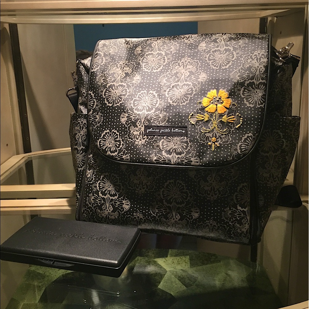 Petunia pickle bottom diaper bag BABY CHIC